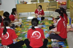 保姆和育嬰師有什么區(qū)別呢？依佳族家政和你說(shuō)說(shuō)